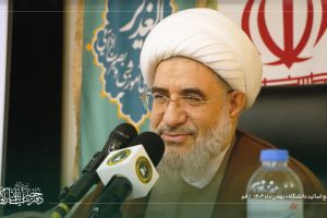 جامعه ما در مرحلۀ آزمون امامت اجتماعی برای همه مردم دنیا قرار دارد